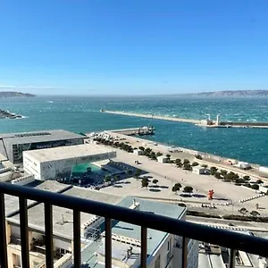 https://appart-vue-mer-le-panoramique-vieux-port-de-marseille.fr-provencehotel.com